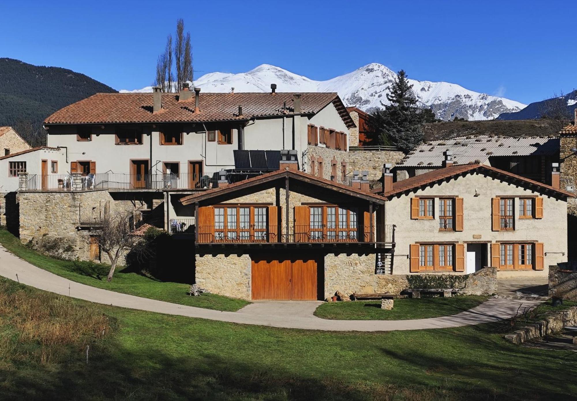 Can Tubau - Casa Rural - Apartaments Campelles Exterior photo